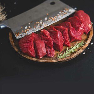 لحم بقري محلي بدون عظم 500 جم تقريباً